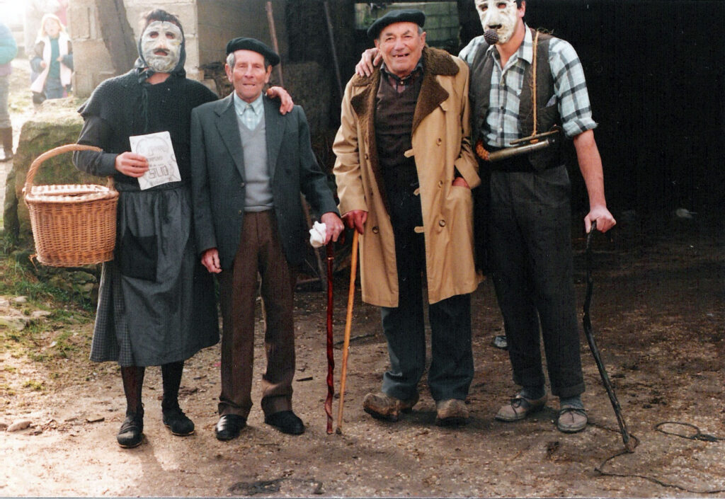 Los Viejos con Fernando el Lambrero y Josetón en 1989 - Asoc Cultural Amigos de la Vijanera.